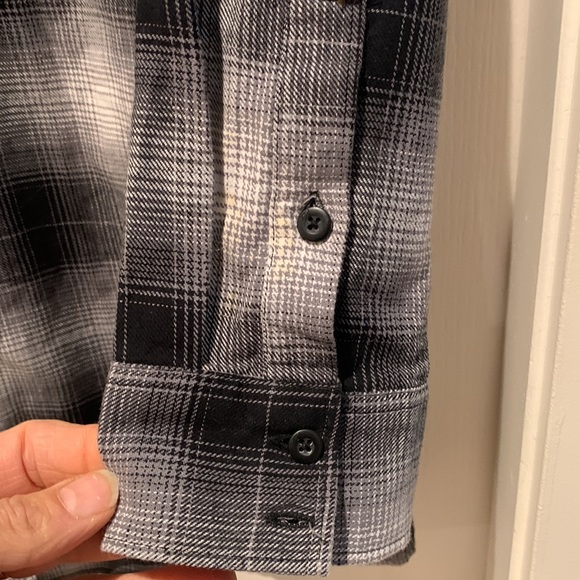 NWT. Men’s Fox shirt - Picture 6 of 7